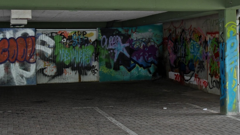Parkplatz unter der Mehrzweckhalle Niederbiel Parkplatz unter der Mehrzweckhalle Niederbiel