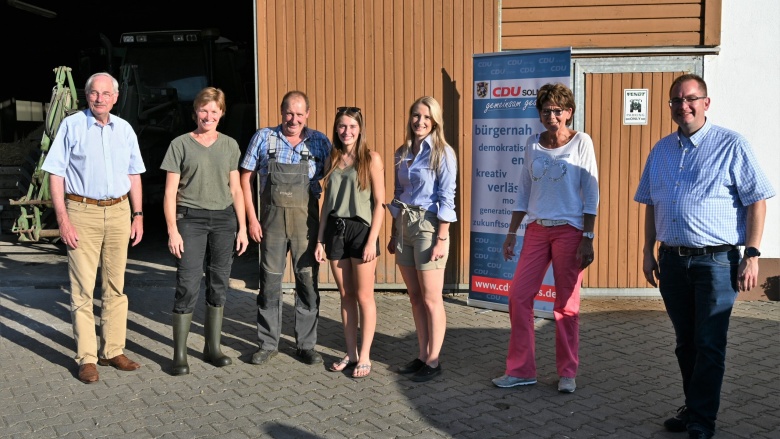 Hofbesichtigung auf dem landwirtschaftlichen Betrieb von Familie Schäfer in Solms-Niederbiel Hofbesichtigung auf dem landwirtschaftlichen Betrieb von Familie Schäfer in Solms-Niederbiel