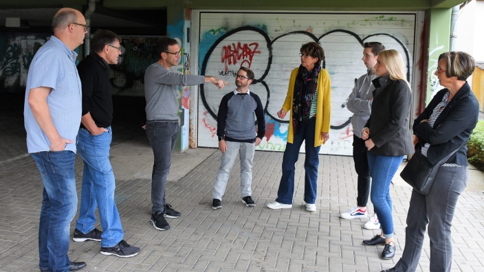 Handlungsbedarf im Umfeld der Mehrzweckhalle
